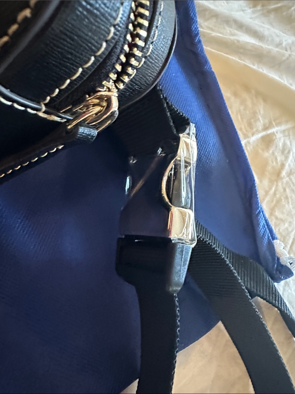 Dooney & Bourke Black Pebbled Crossbody BELT  Bag with White Topstitch belt bag - Picture 7 of 13
